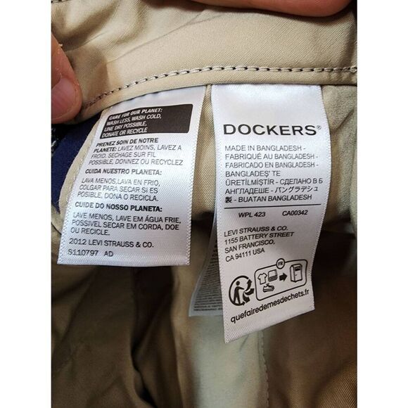 Dockers Men's Size 40x32 Navy Ultimate Chinos, Athletic Fit Stretch Straight Leg - Picture 12 of 15